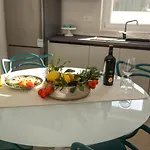 Levante - & Jacuzzi Lägenhet